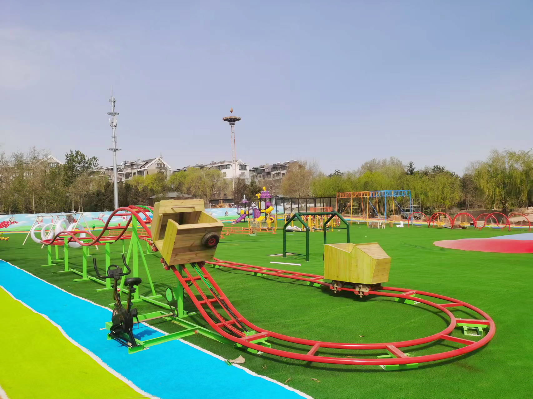 通辽游乐设备厂家：造欢乐空间